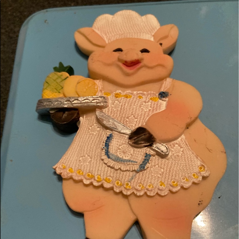 Pig cooks magnets make nice gift for pig lovers
